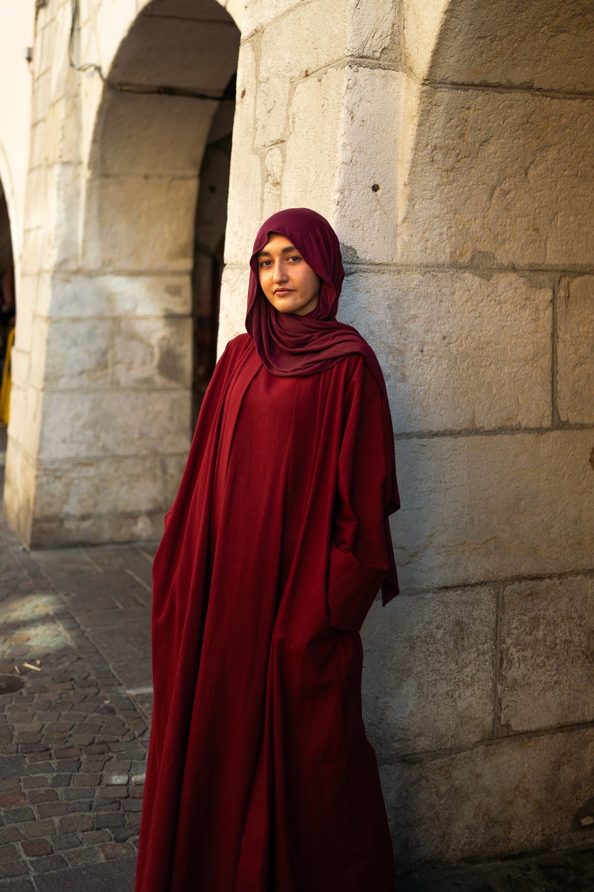 Abaya bordeaux - MAHA Dossier Quattan